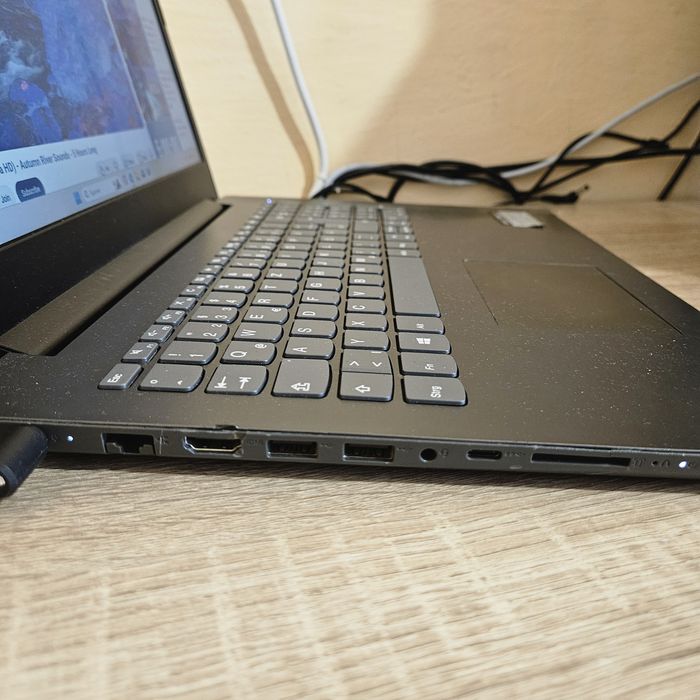 Лаптоп Lenovo IdeaPad 330 I5 8250U / 8GB / 256GB SSD