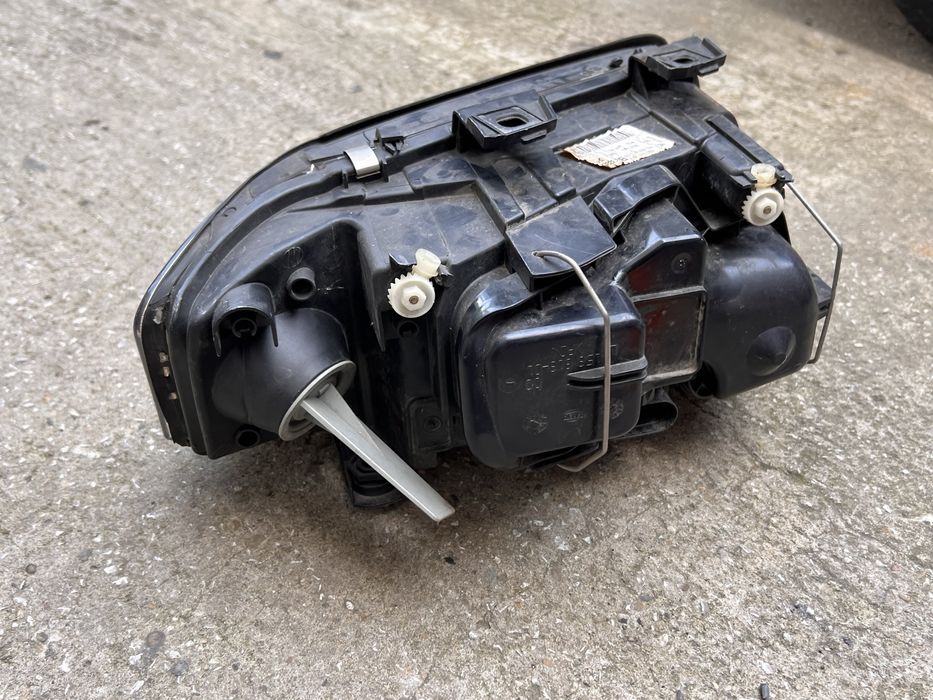 Американски фар за Audi A6 C5/Ауди А6 Ц5 USA