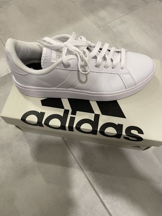 Кецове  Adidas Grand court base 2.0
