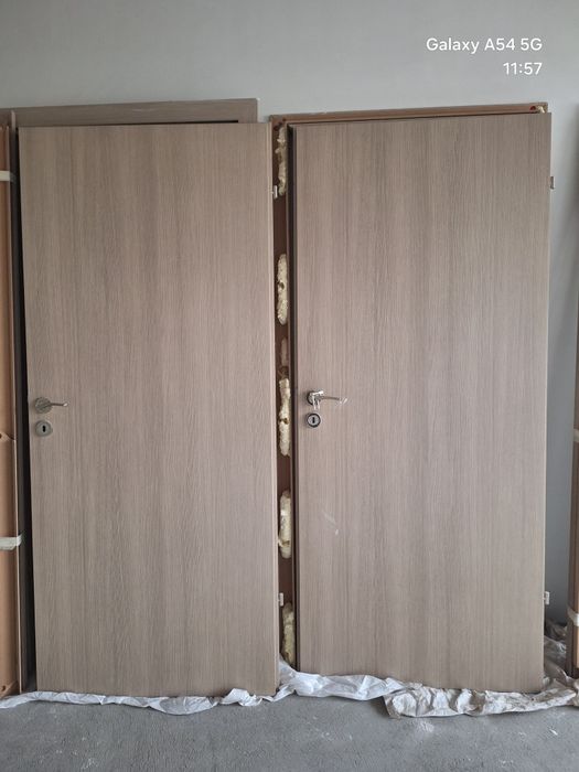 Продавам нови интериорни врати