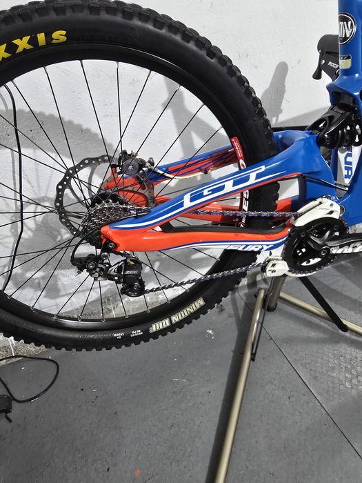 GT FURY колело за спускане,downhill, Fox 40