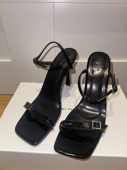 Сандали на ток By Far