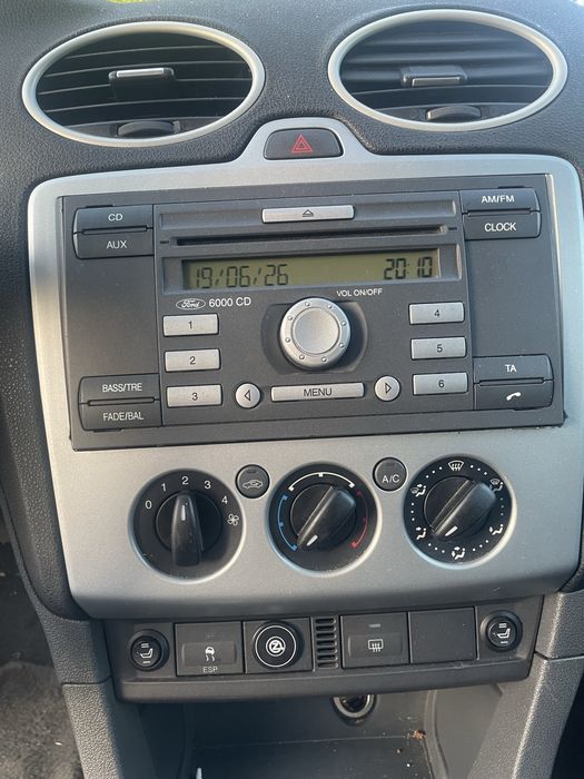 Ford focus 2 1.6 benzina +gaz