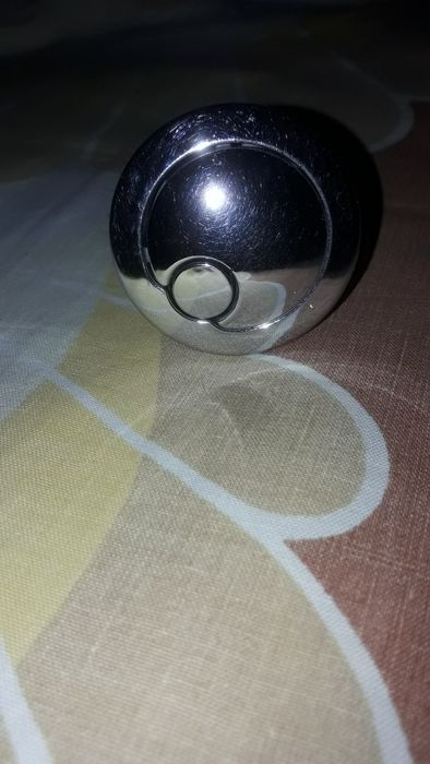 Кнопка бачка унитаза