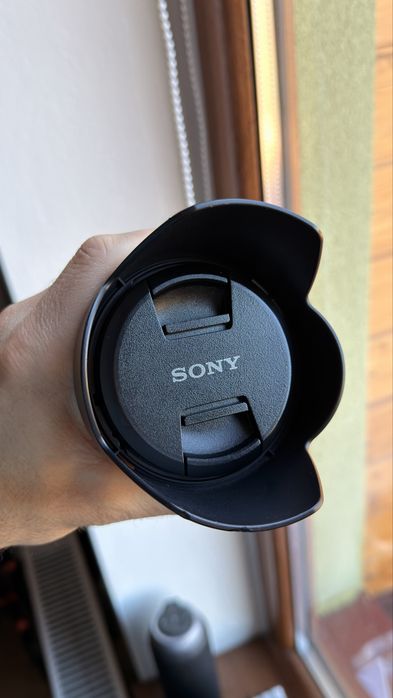 Sony E 18-105 ( G ) F4.0 constant