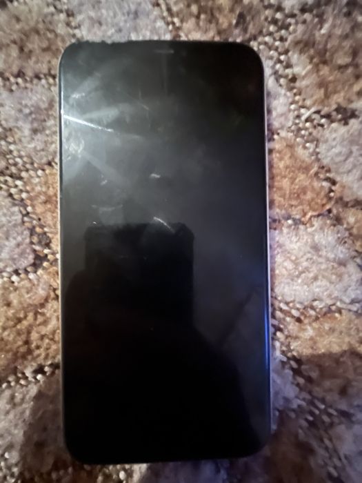 Айфон 11 в хорошем состоянии