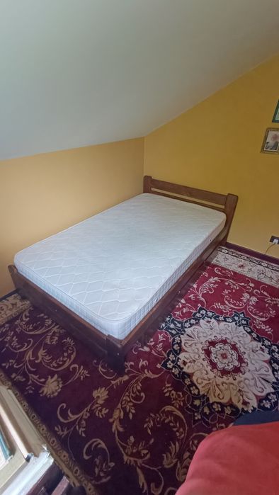 Pat de lemn masiv nuc 120 x 200 cm cu saltea și sertar