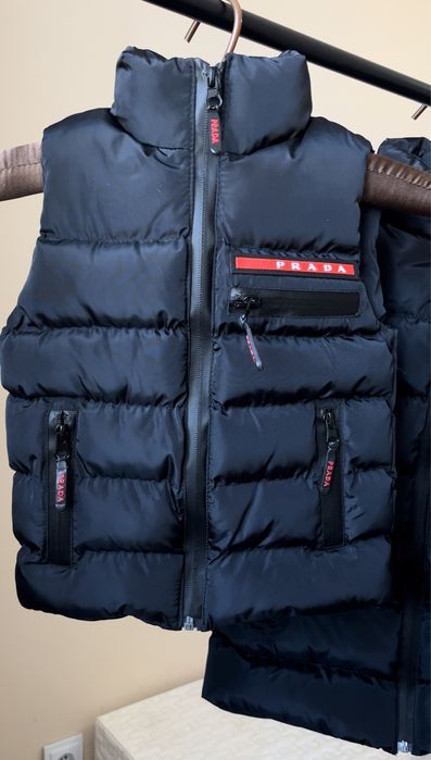 Жилетка PRADA на молнии