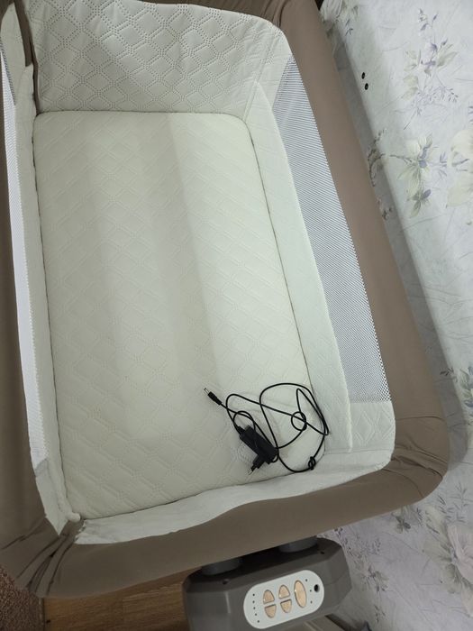 Продам манеж новый