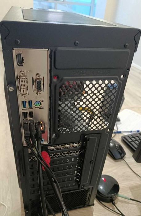 Продам корпус системного блока AeroCool
