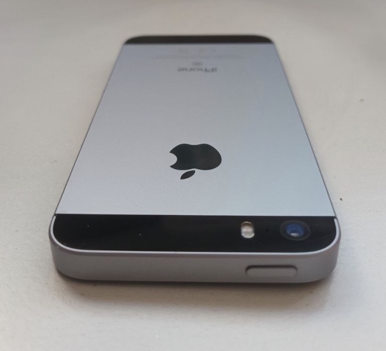 iphone 5se ..32 gb