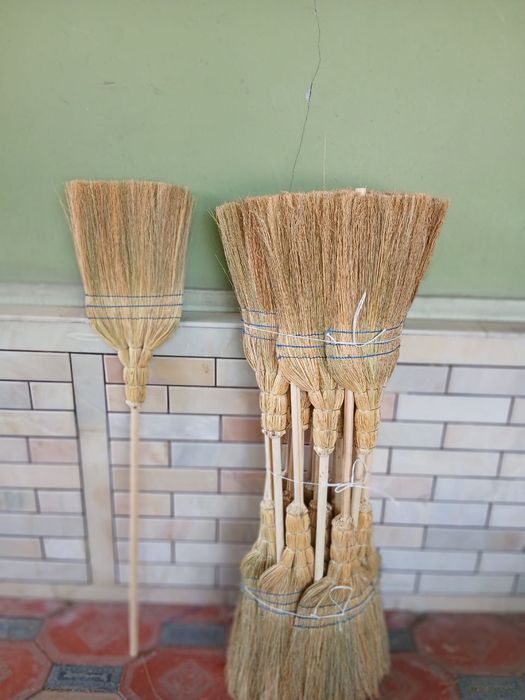 Оптом веник продам, это веник  для уборки  и метлы