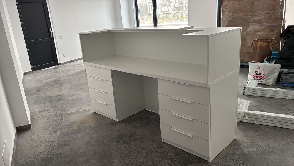 Vând rafturi metalice magazin coșuri de depozitare și recepție