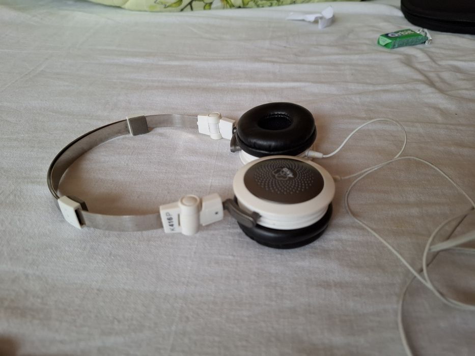 Cășt i AKG  K416P