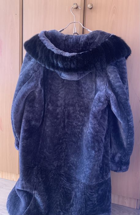 Шуба из мутона новая
