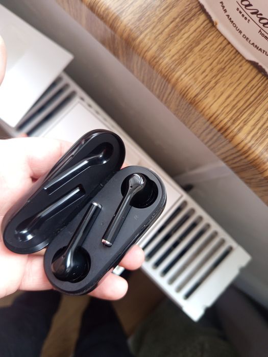 Vând căști huawei în. Cutie noi ! 150 lei !!