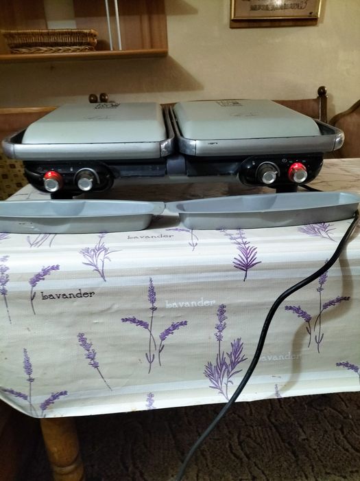 Grill electric cu doua compartimente