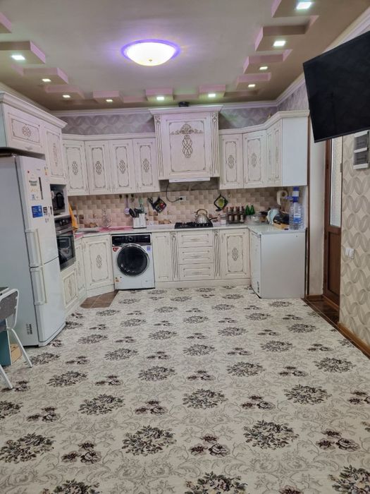 Bodomzor 3 sotix 4+ oshxona 2 ta saunzel remont zor mebel tex bilan