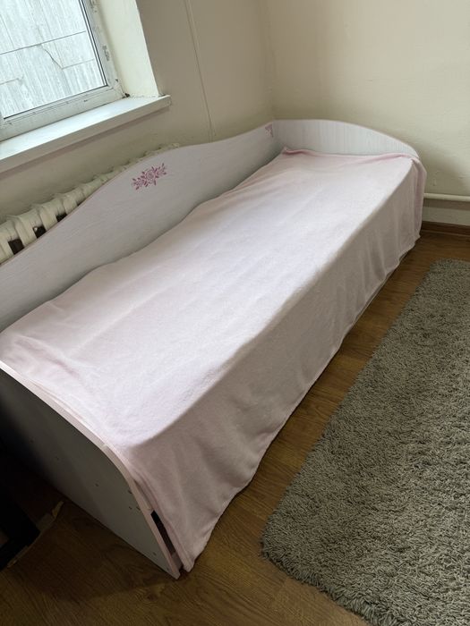 Детский кровать девочковый