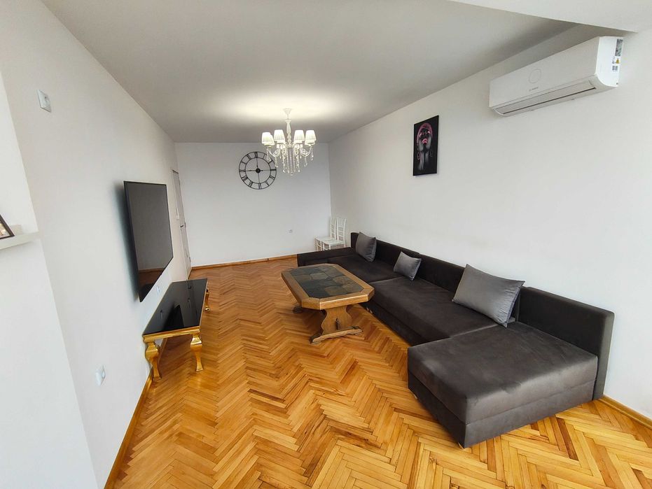 Продава се Четиристаен апартамент в Търговище, Център - 120 кв.м за 723 €/кв.м - Снимка #3