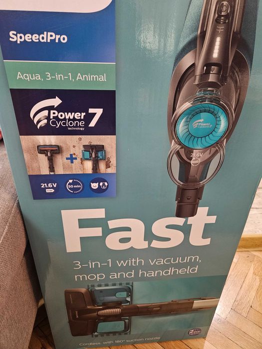 Вертикалма прахосмукачка philips superpro aqua