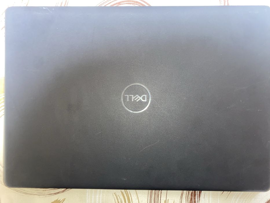 Laptop dell functioneaza perfect il vand pentru ca nu il mai folosesc