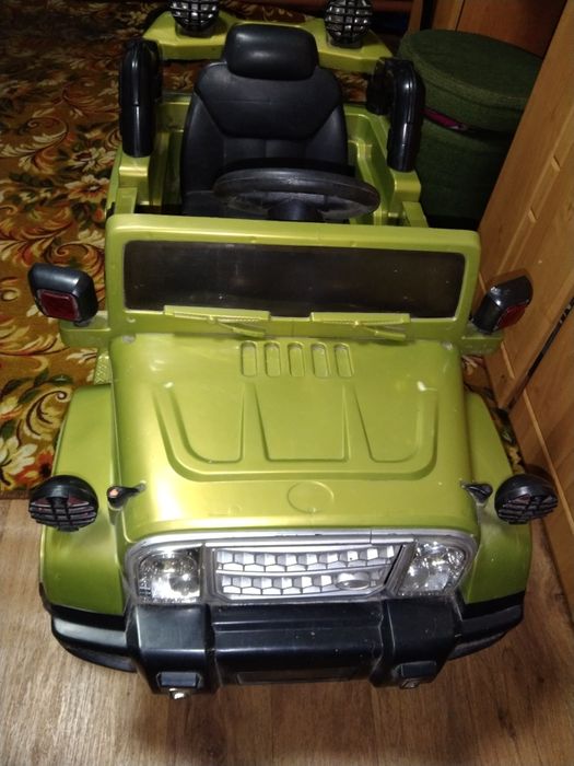 Продам детскую машину