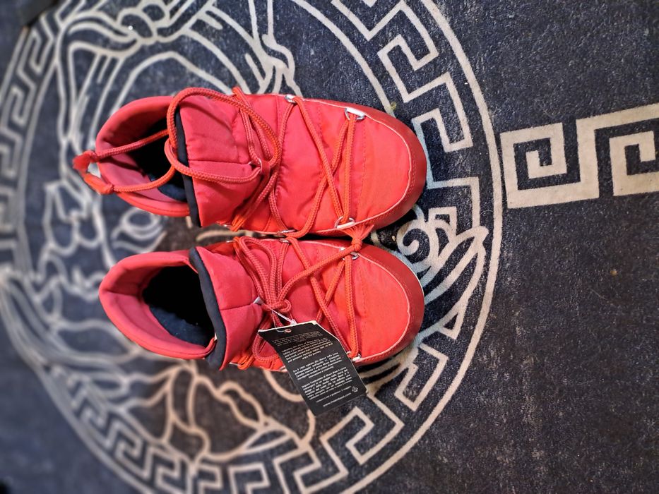 Cizmulițe iarna noi  Moon Boot 350ron