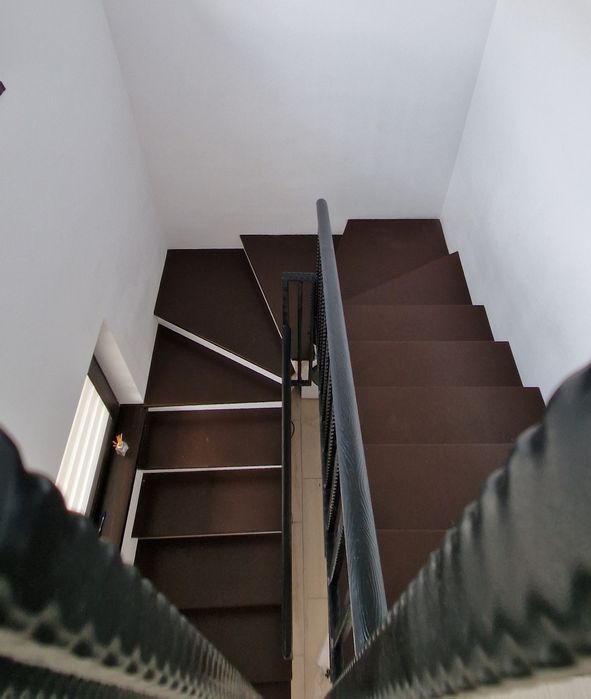 Scări din lemn / trepte din lemn si balustrade