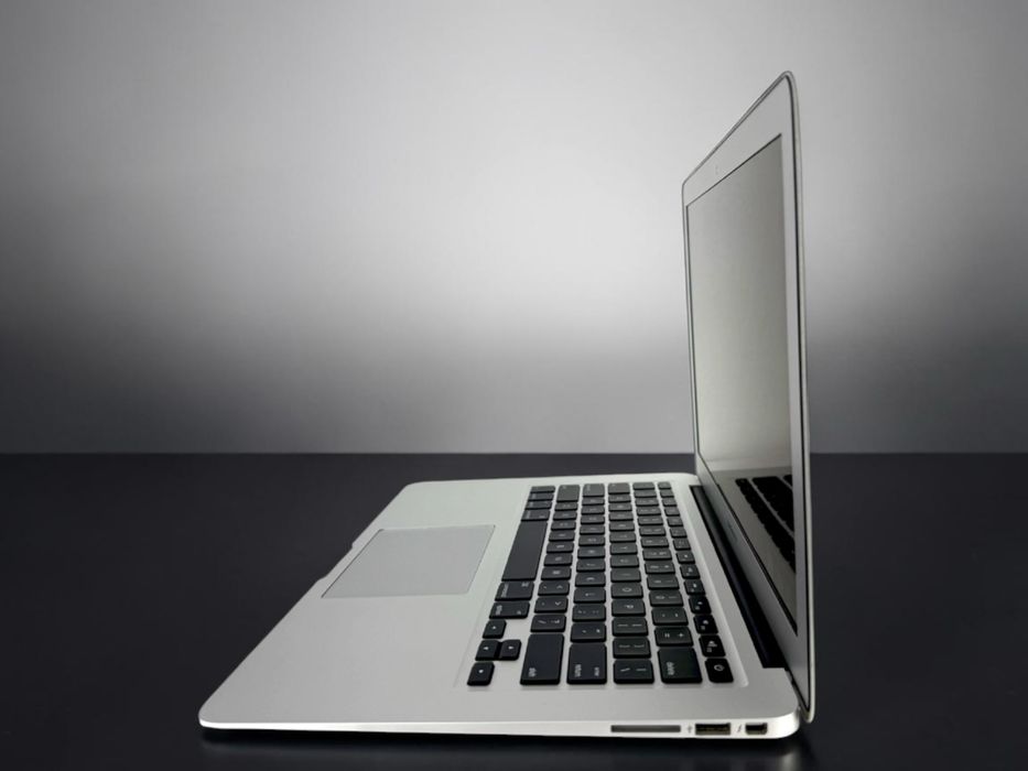 Аpple MacBook Air 13 2017 i5 1.8Ghz 8RAM 128GB Отличен! Гаранция!