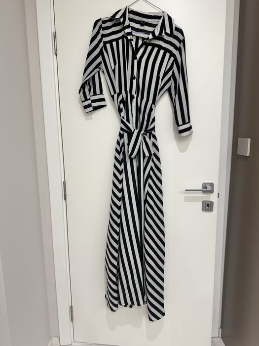 Рокля Евис черно и бяло