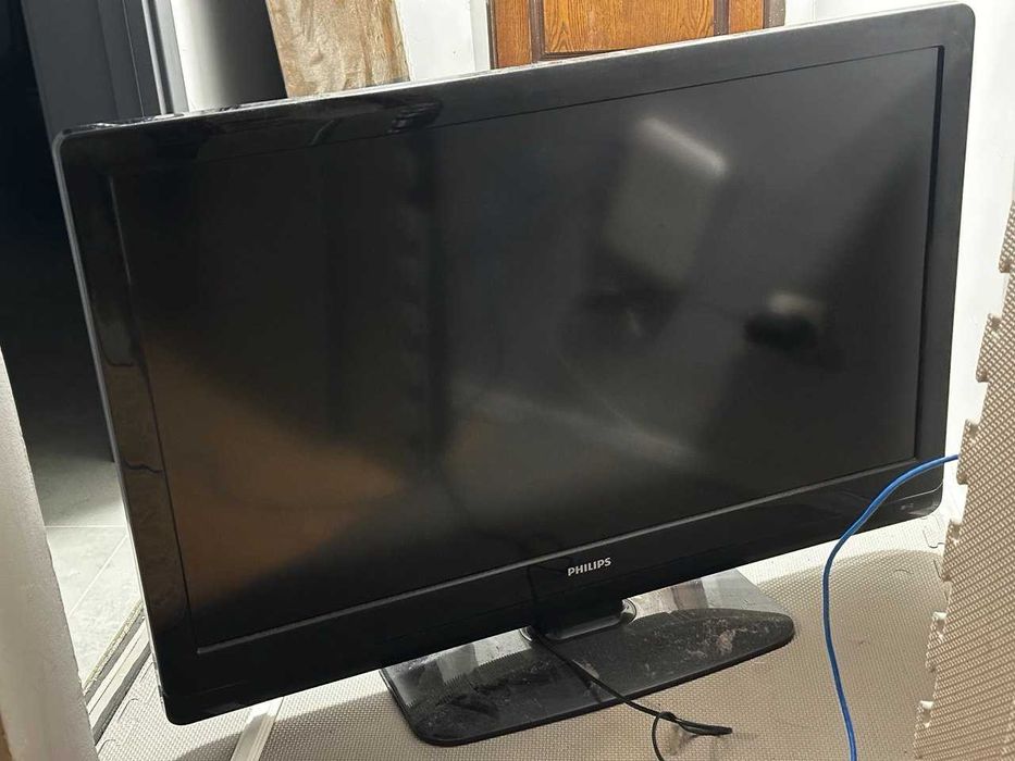 Телевизор широкоформатный