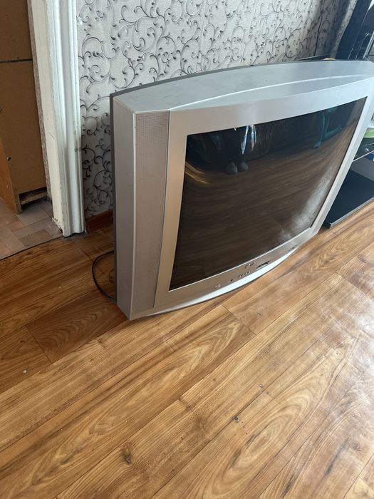 Продам телевизор LG