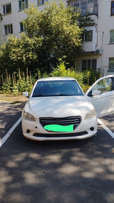 Продается Машина Пежо 301