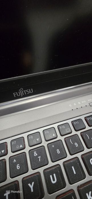 Vand laptop Fujitsu E734-I5