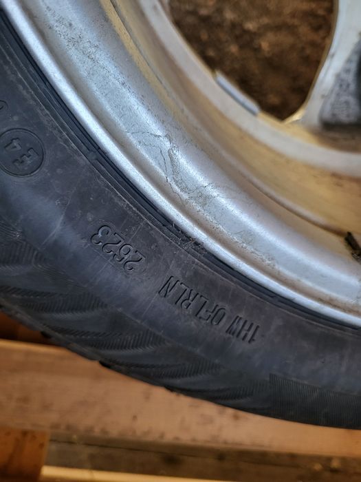 Jenti aluminiu cu anvelope