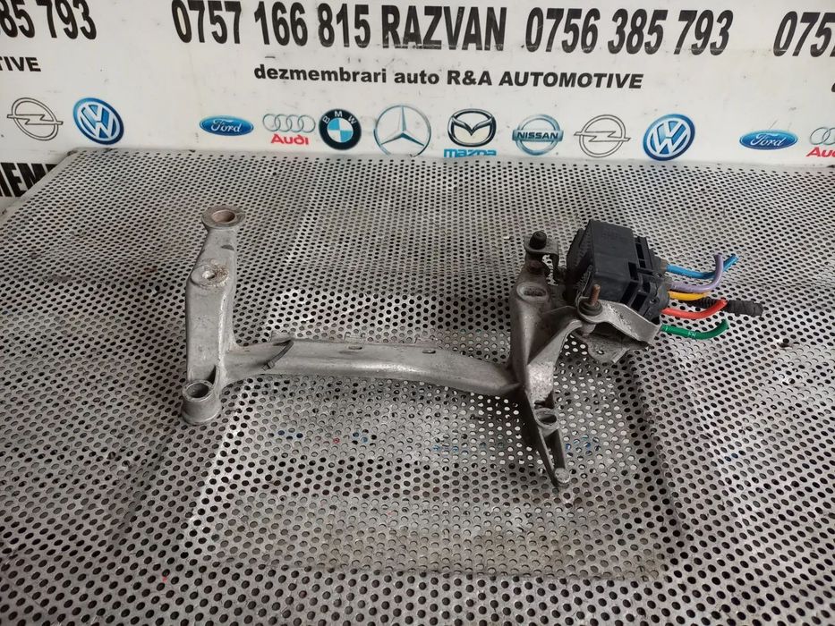 Bloc Valve Suspensie Pneumatica Audi Q7 4L Vw Touareg - Dezmembrari Arad