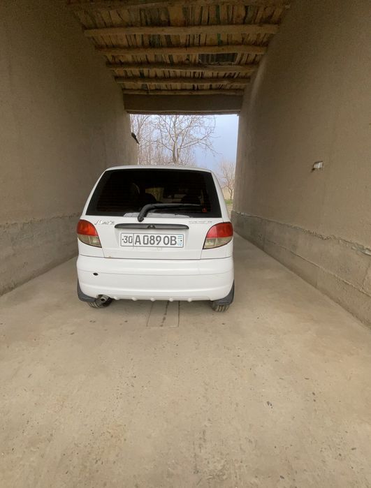 Matiz sotiladi metan gazi bor 65talik 3-pokalina.Benzinga yuradi