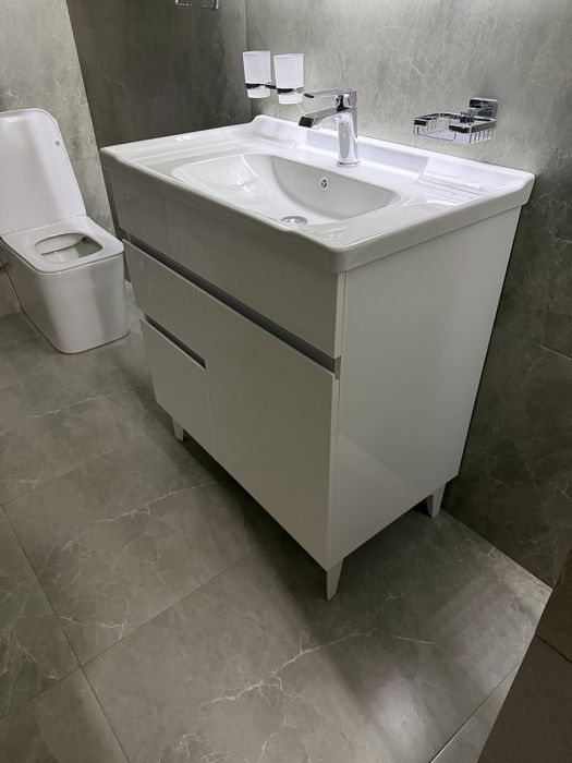 Раковина с тумбой, новая 80 на 60