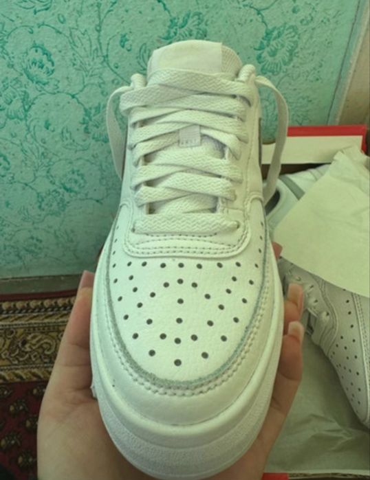 Adidasi Nike Court Vision Alta