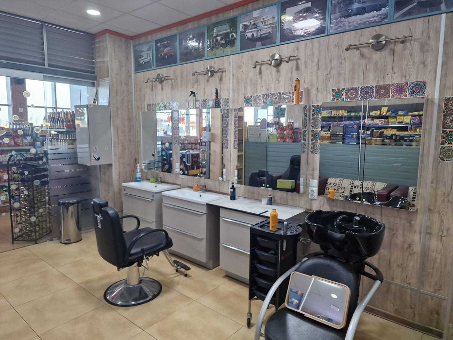 Spatiu frizerie/coafor de inchiriat