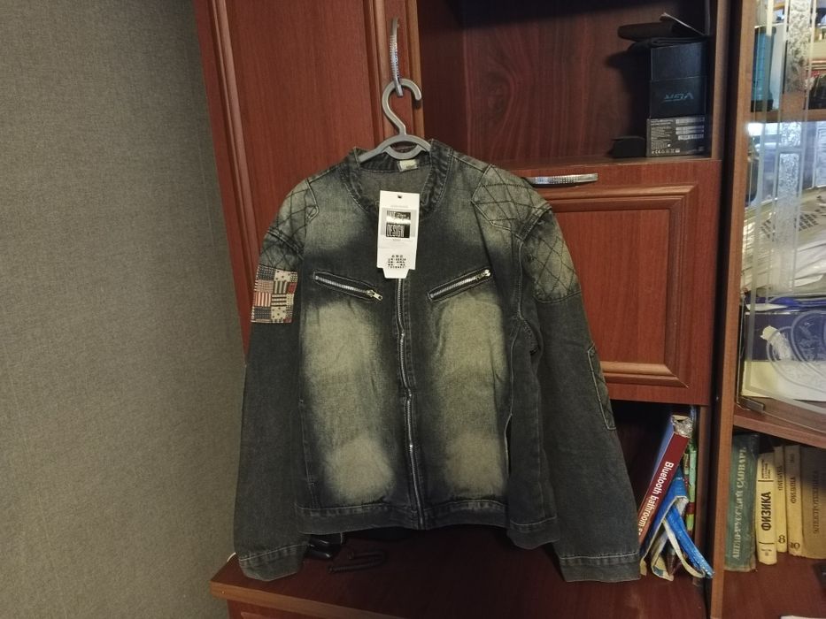 Продается мужская осенняя куртка.