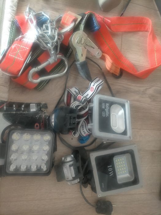 Продается навигатор в рабочем состоянии и другие электр  вещи