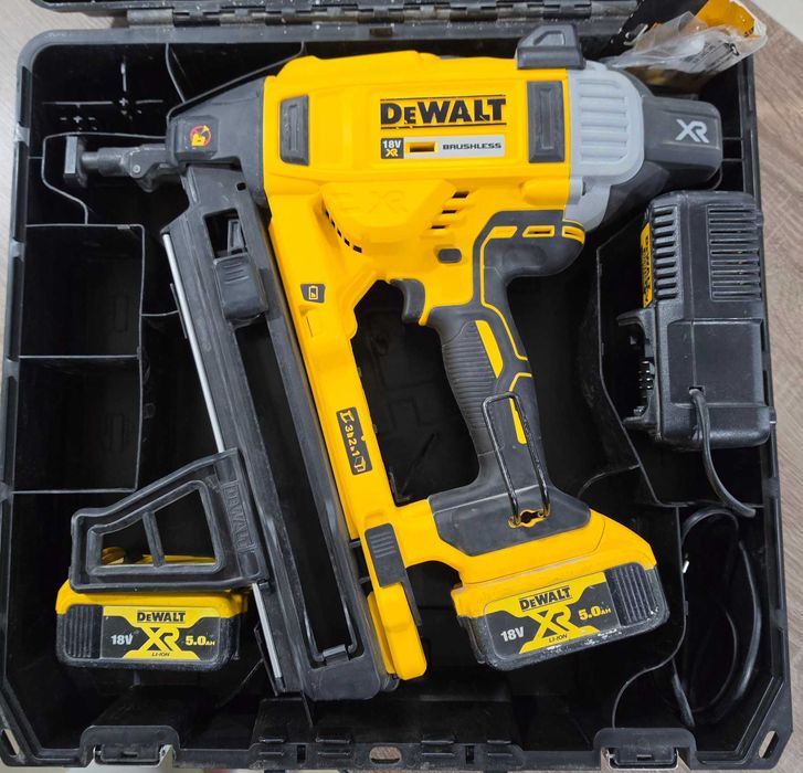 Акумулаторен такер за бетон DeWALT DCN890N