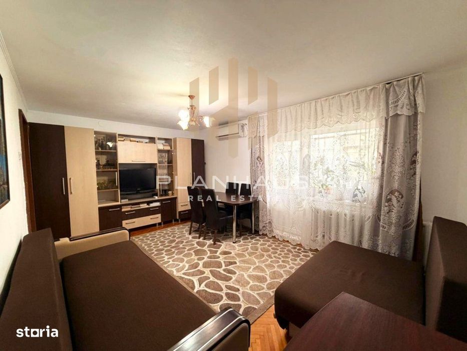Apartament 2 camere – decomandat, Str. Dobrogei, zona Teren atletism — fotografia 1