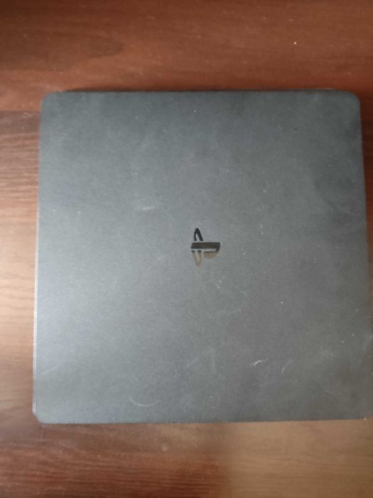 Playstation 4 slim 500 g