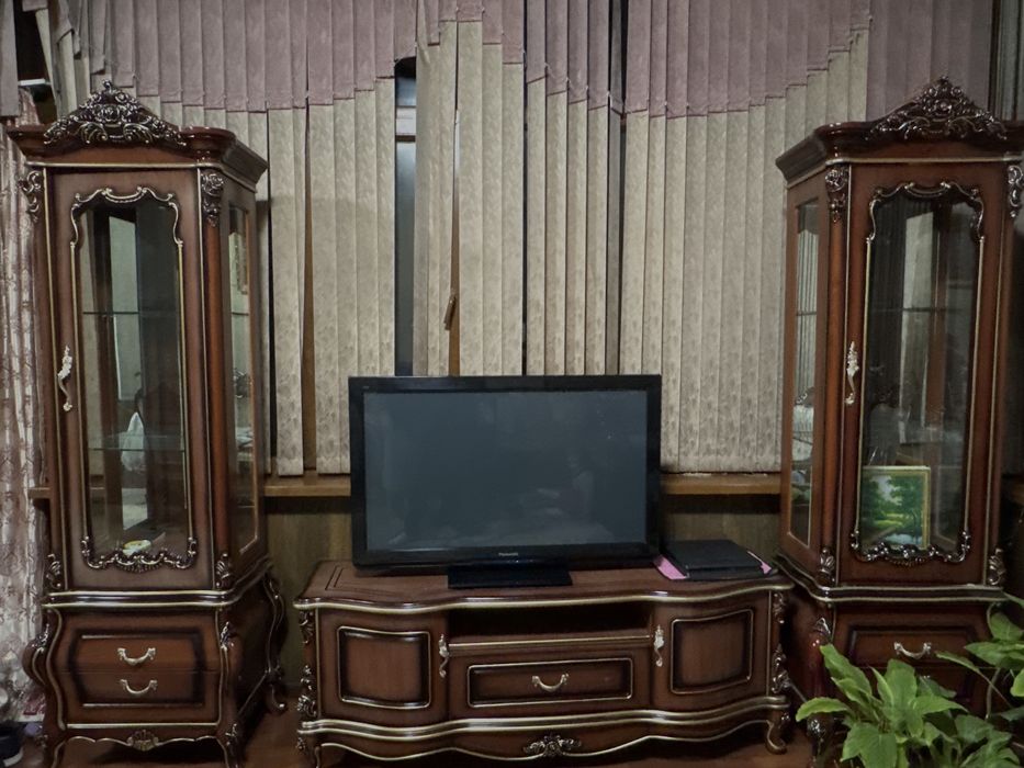 Продам сервант