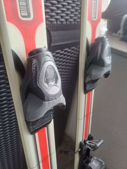 Schiuri alpine Rossignol Edge, lungime de 160 cm, bonus bețe!