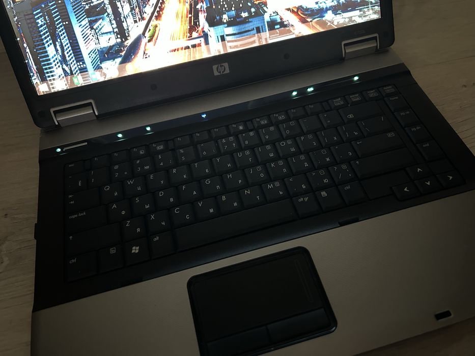 Ноутбук HP в хорошем состоянии