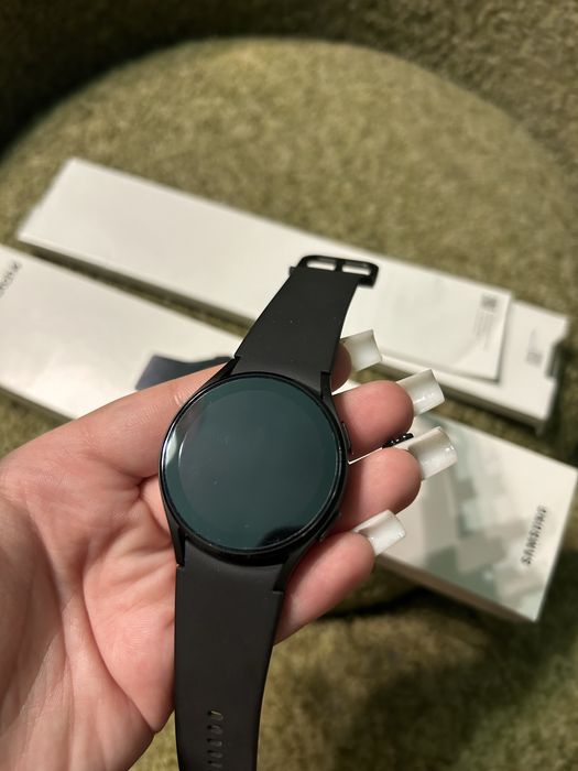 Часы sumsung galaxy watch 4, 40mm